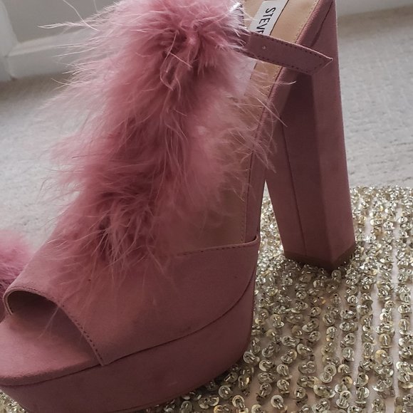 PRISTINE...Steve Madden Pink Feathers & Suede Chunky High Heels - Picture 1 of 4